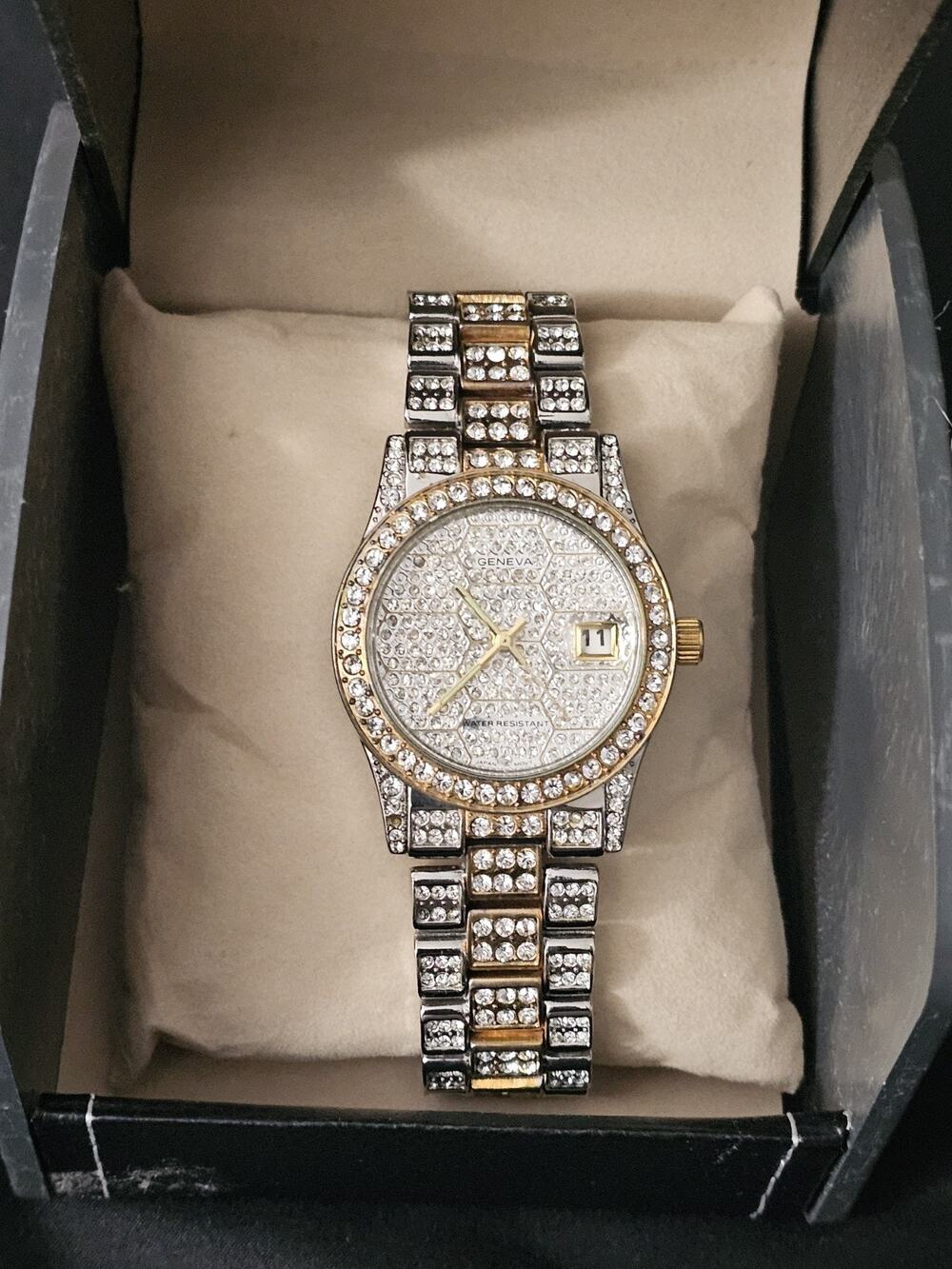35.4mm Geneva Elite Quartz Analog Silver/gold tone stainless Steel Watch w/Box